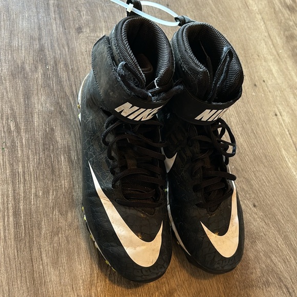 Nike FastFlex football cleats size 6Y - Picture 2 of 6